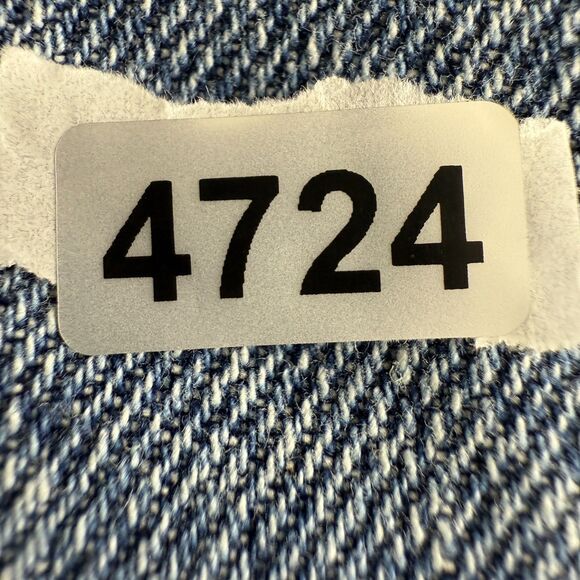 KanCan Women's High Rise Mom Shorts Medium Wash Distressed Size 13 / 30 - Picture 12 of 12